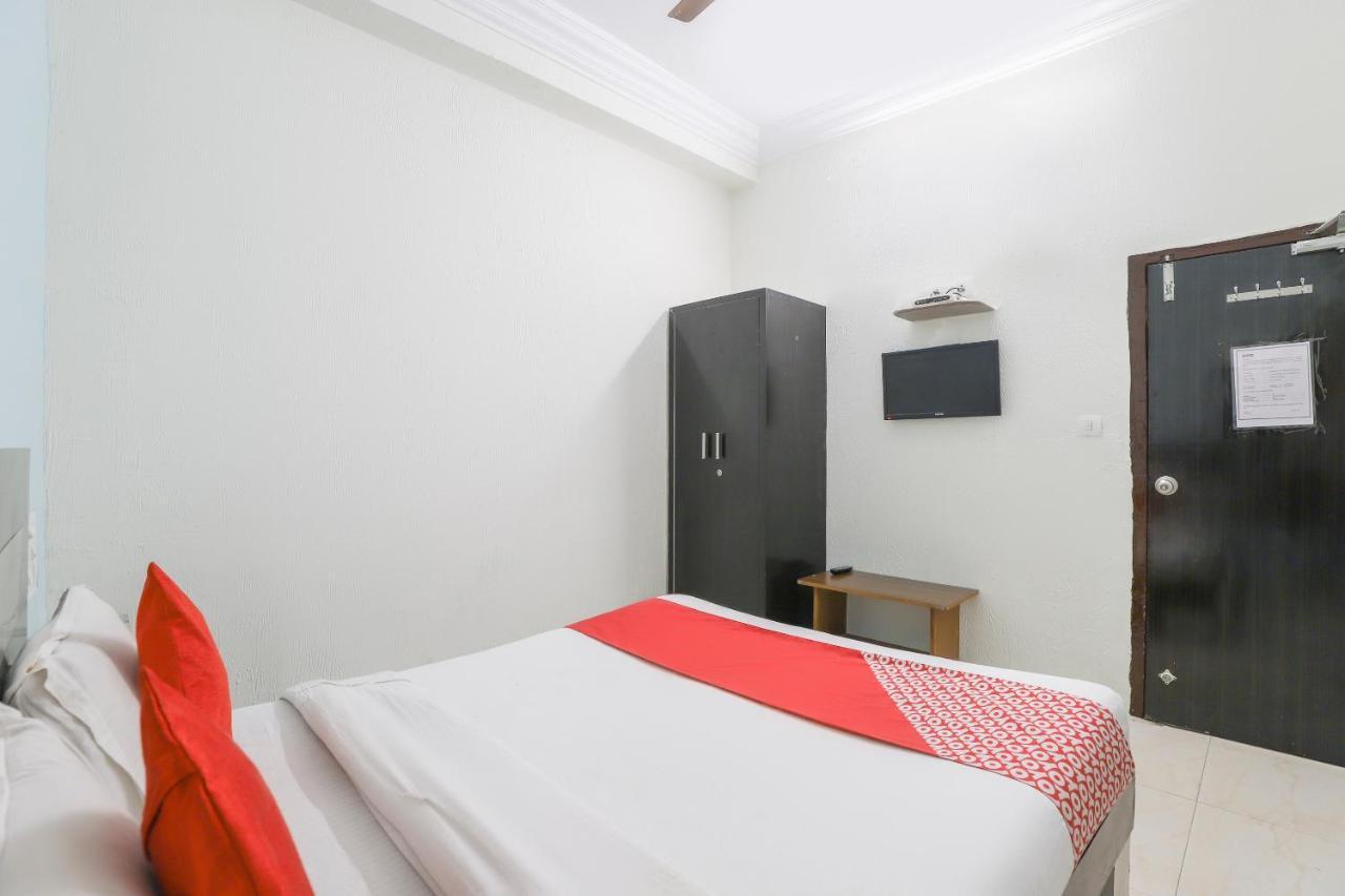 Hotel Jasmine 阿穆达巴 外观 照片