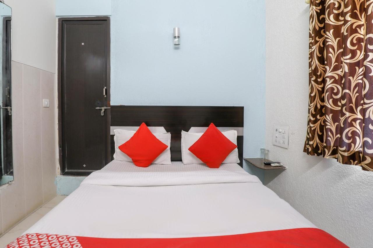 Hotel Jasmine 阿穆达巴 外观 照片