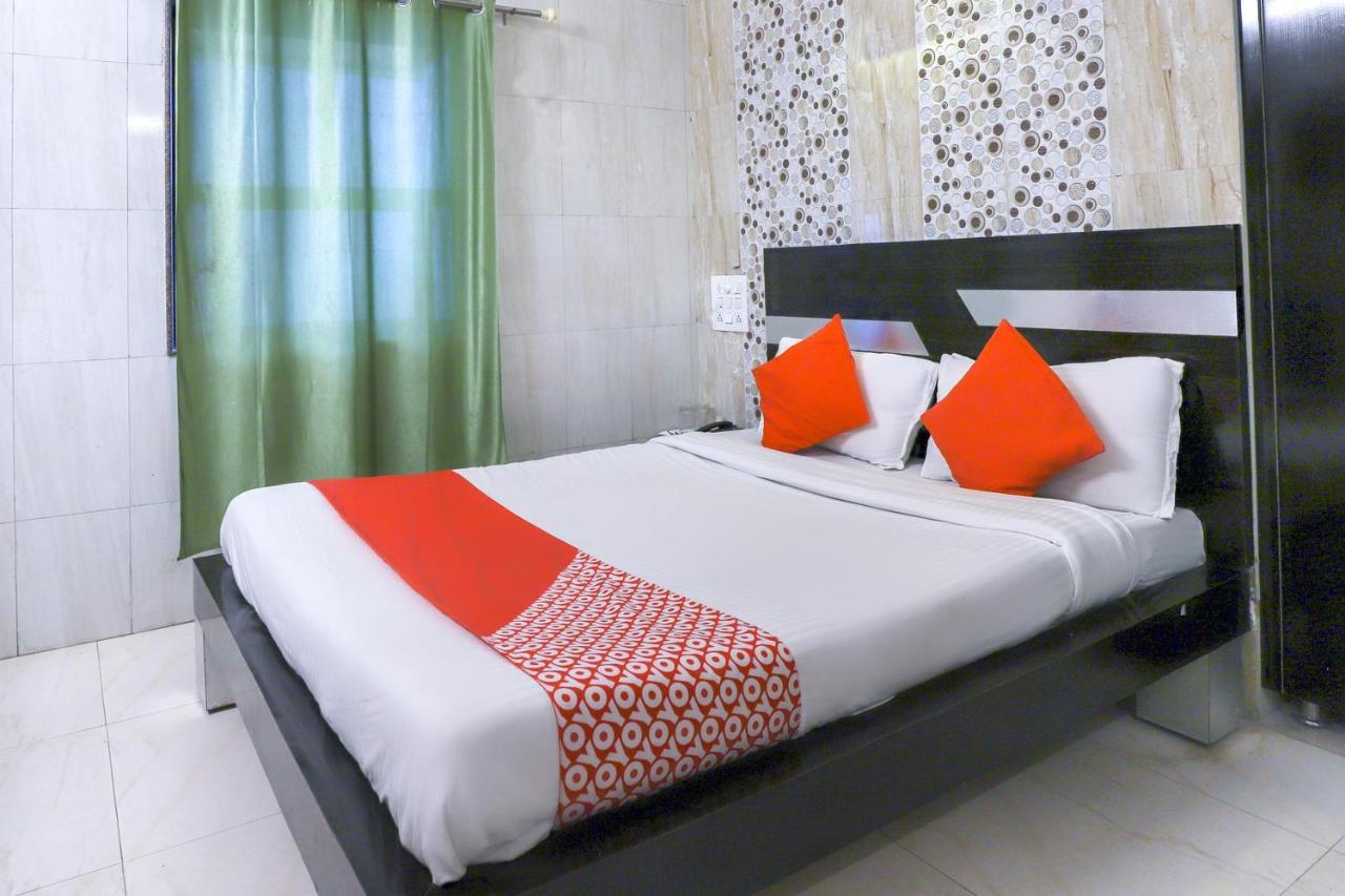 Hotel Jasmine 阿穆达巴 外观 照片
