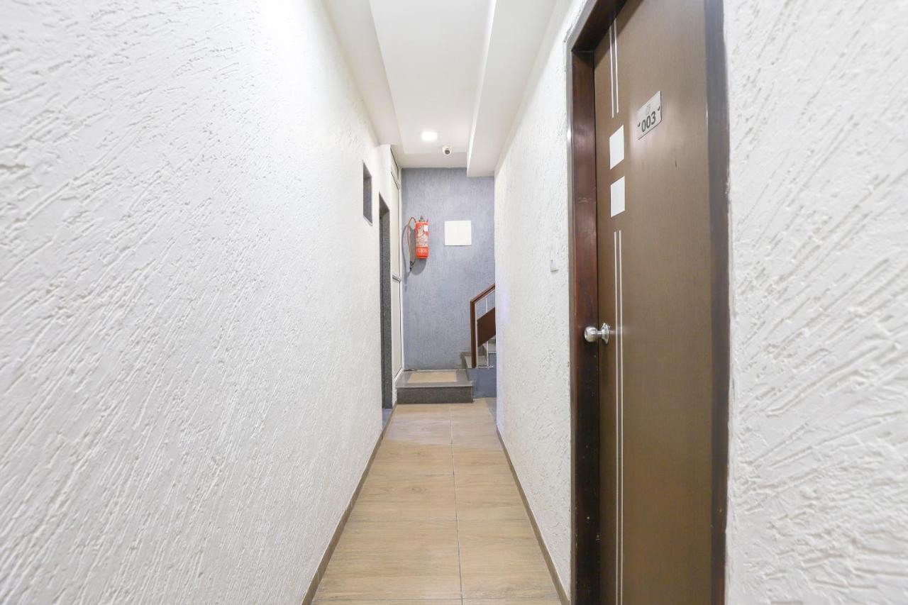 Hotel Jasmine 阿穆达巴 外观 照片
