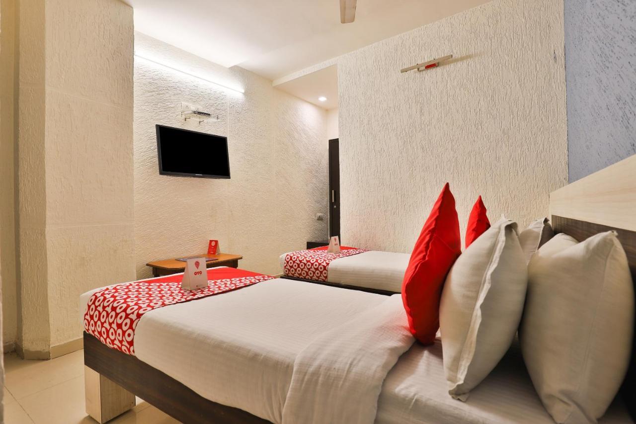 Hotel Jasmine 阿穆达巴 外观 照片