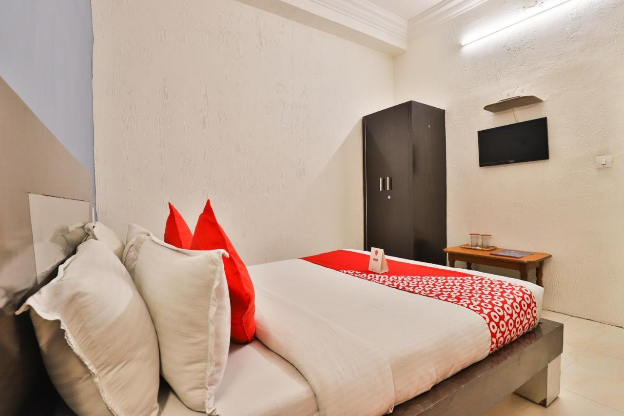 Hotel Jasmine 阿穆达巴 外观 照片