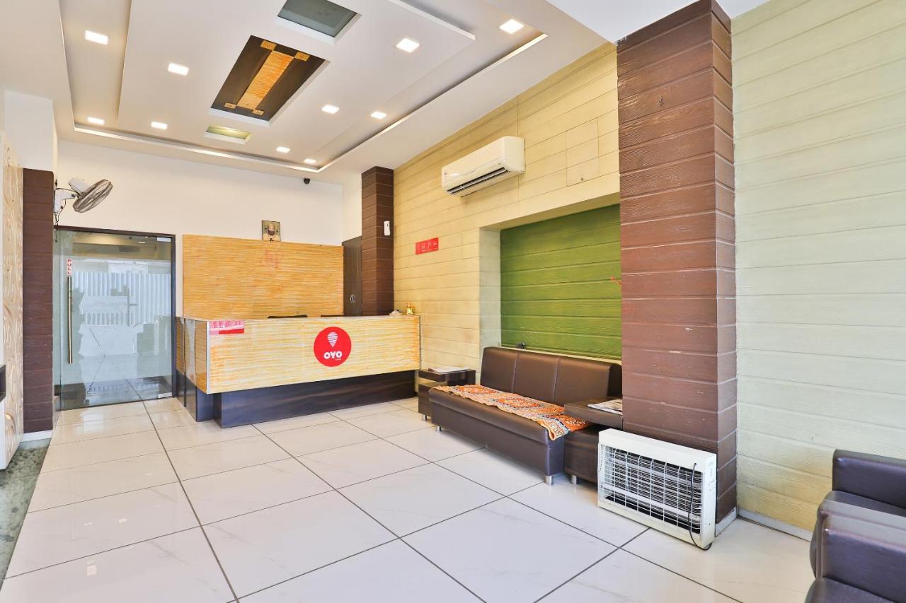 Hotel Jasmine 阿穆达巴 外观 照片